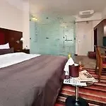 Western Grand Winston Hotel